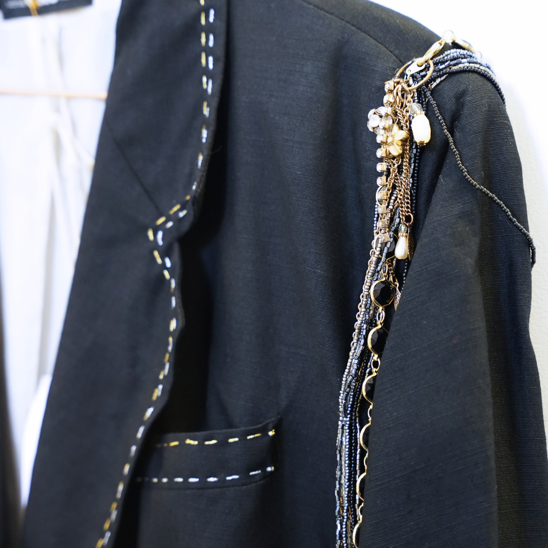 embellished blazer detail